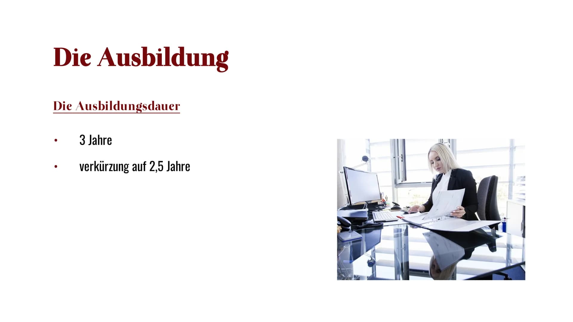 Berufsbild-
Steuerfachangestellte/r Inhaltsverzeichnis
●
●
●
●
●
Wieso der Beruf: Steuerfachangestellte/r ?
Der benötigte Schulabschluss
Ben