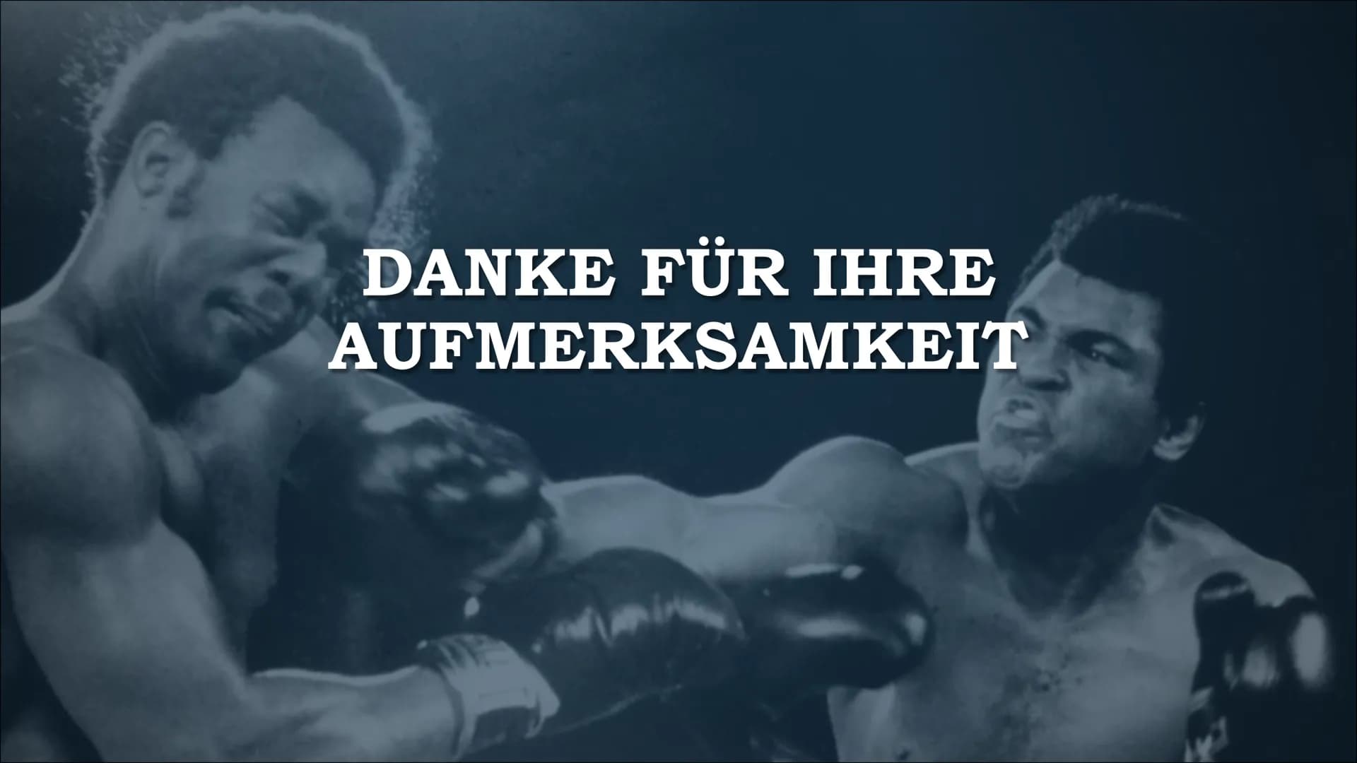 MUHAMMAD ALI ●
●
STECKBRIEF
US - Amerikanischer Box - Weltmeister.
• Begann das Boxtraining mit 12 Jahren.
Hatte einen Bruder Rahman Ali.
Wu