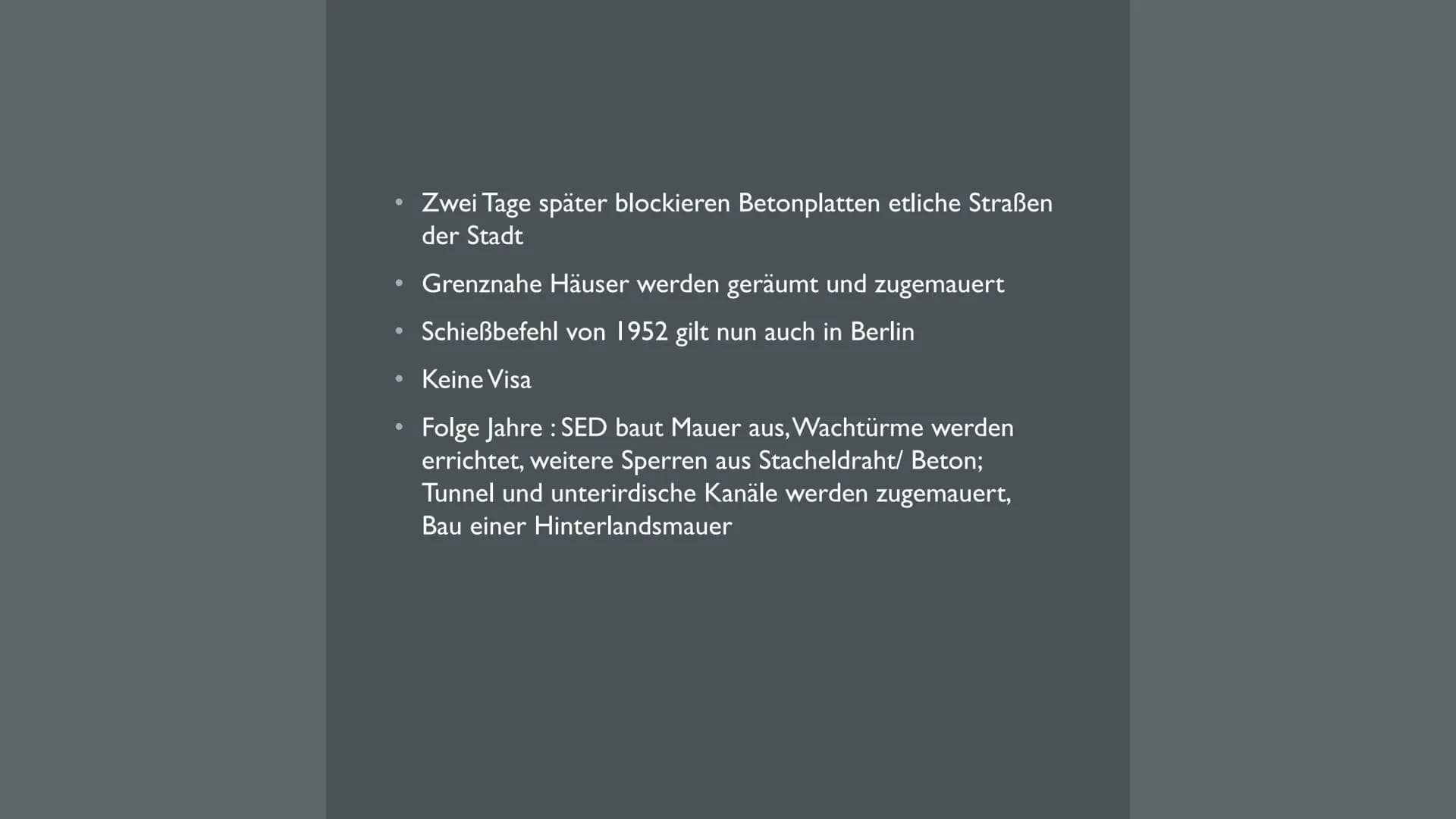 BAU DER
BERLINER
MAUER AGENDA
●
●
●
●
●
●
●
●
Definition
Gründe für den Mauerbau
Der Weg zum Mauerbau
Eckdaten
Aufbau
1961
Fluchtbewegung
To