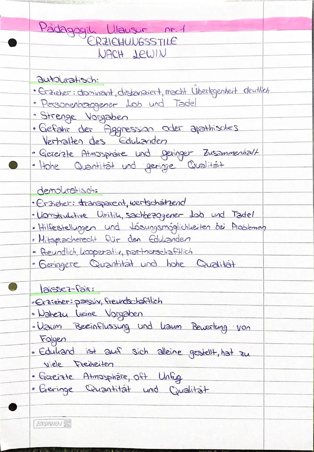 3
autouratisch:
• Erzieher : dominant, distanziert, macht Überlegenheit deutlich
• Personenbezogener Lob und Tadel
e
Strenge Vorgaben
• Gefa