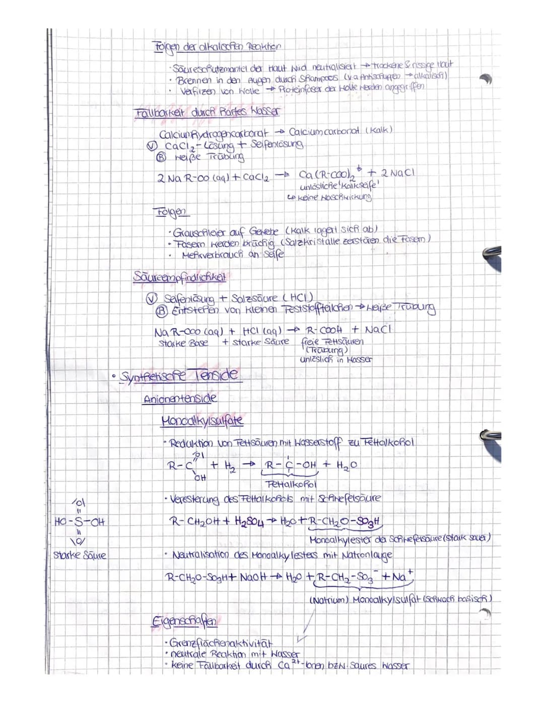 Kondensation:
Verbindung
zheier Molekule
unter Abspaltung
eines kleinen
Molekuls (z.B
Hasser, Ammmak)
Chemie
Fette
2 natürlich vorkommende V