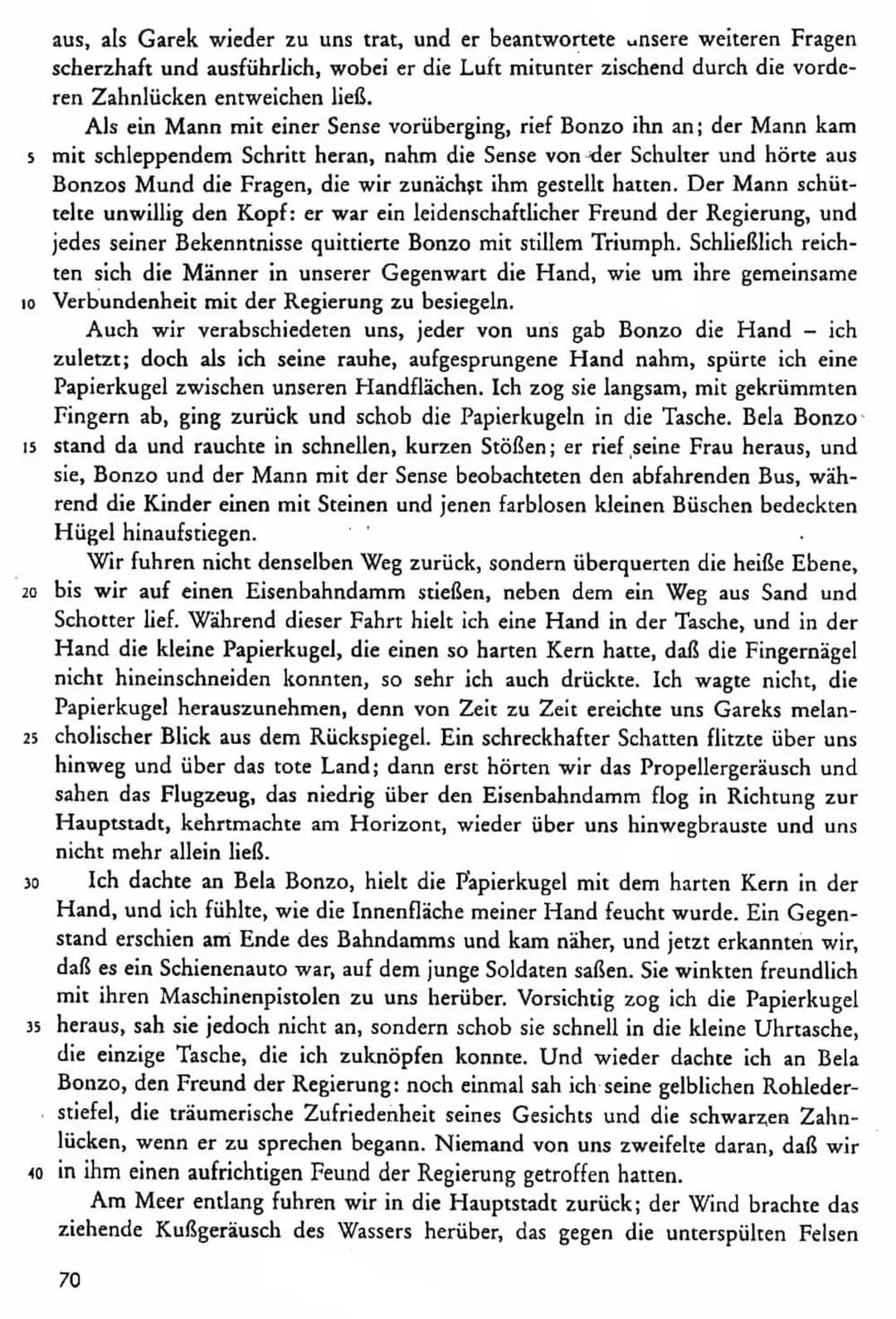 Siegfried Lenz Ein Freund der Regierung
Siegfried Lenz wurde 1926 in Lyck in
Ostpreußen geboren. Er lebt heute als freier
Schriftsteller in 