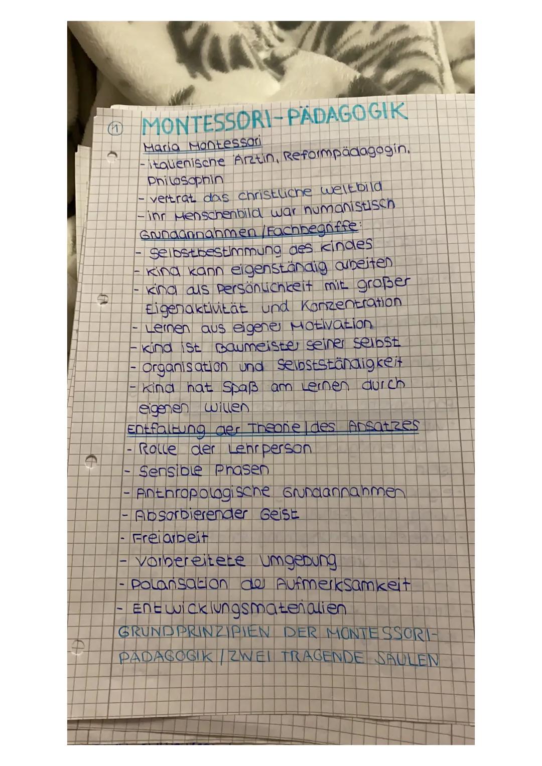 # MONTESSORI-PÄDAGOGIK

Maria Montessori

- italienische Arztin, Reformpädagogin.

Philosophin

- vertrat das christliche weltbild

- inr Me