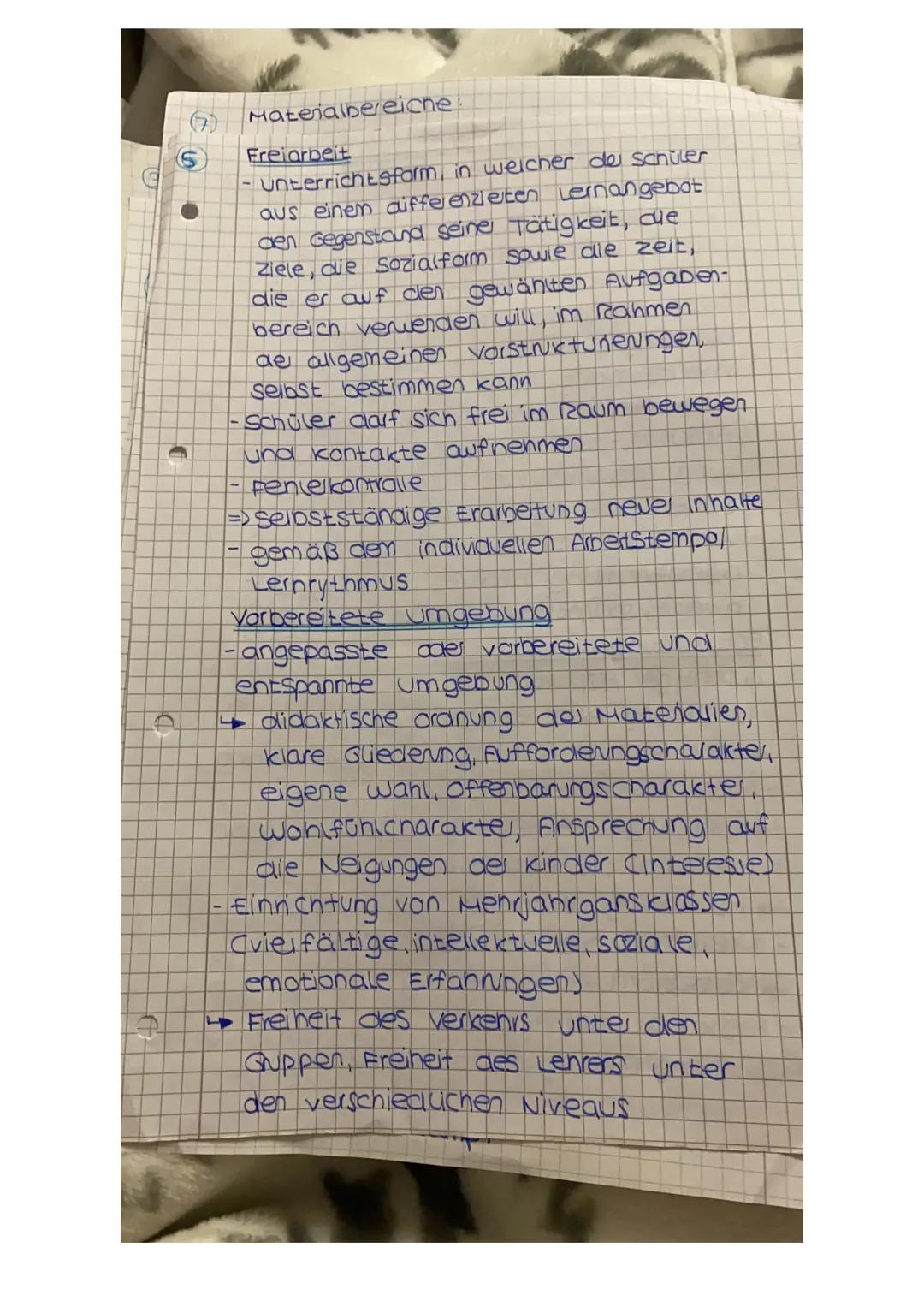 # MONTESSORI-PÄDAGOGIK

Maria Montessori

- italienische Arztin, Reformpädagogin.

Philosophin

- vertrat das christliche weltbild

- inr Me