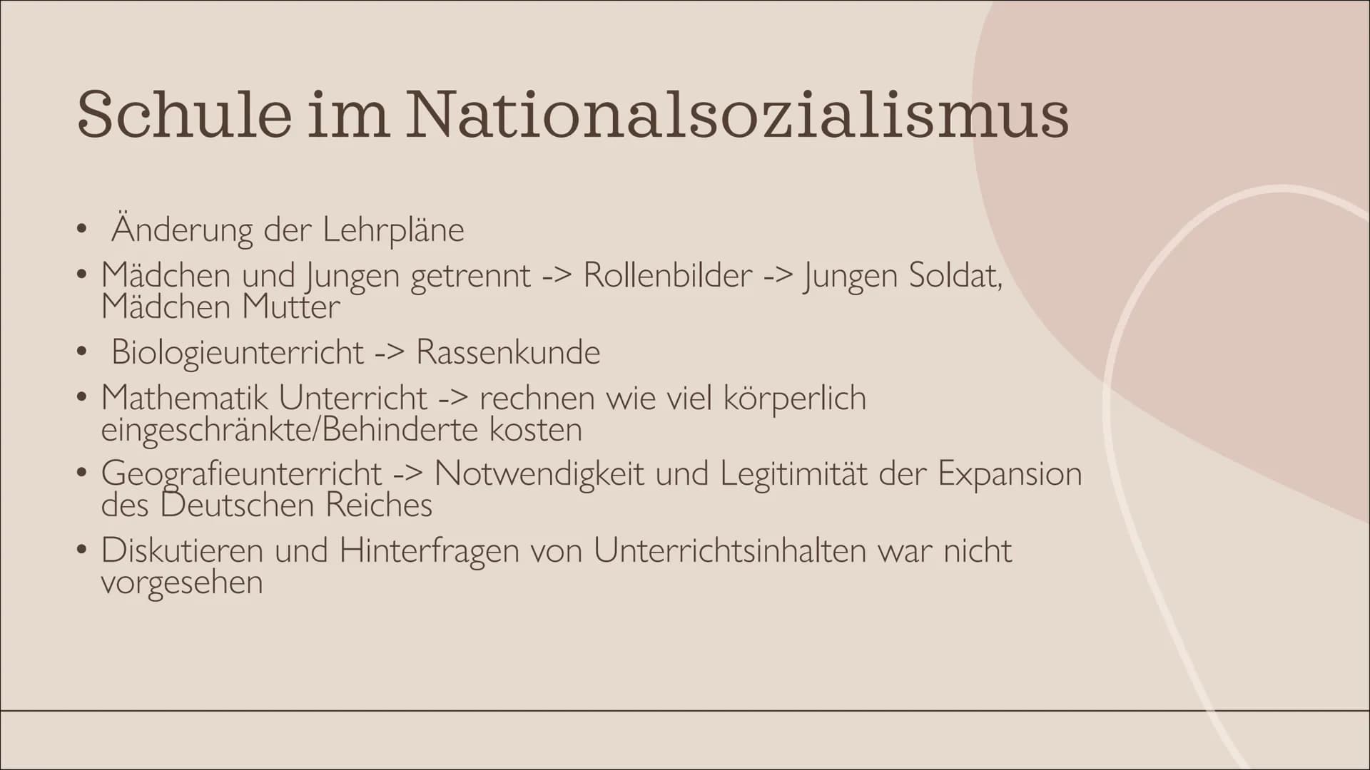 Erziehung im
Nazionalsozialismus Inhalt
Grundprinzipien
Erziehungsgrundsätze
Gebrauchspädagogik
Hj& BDM
Leitmotive
Schule im Nationalsoziali