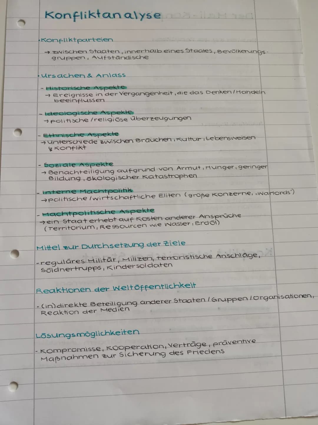 Konfliktanalyse
Konfliktparteien
→ zwischen Staaten, innerhalb eines Staates, Bevölkerungs-
gruppen, Aufstandische
Ursachen & Anlass
- Histo