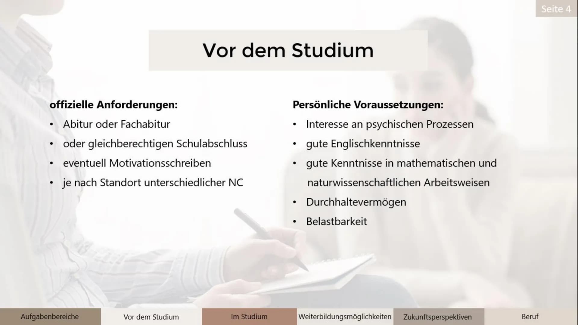 Der Beruf des/der
Psychotherapeuten/in
Q1
Luise
Seite 1 1 Aufgabenbereiche
3
6
Gliederung
7
Vor dem Studium
Im Studium
5 Zukunftsperspektive