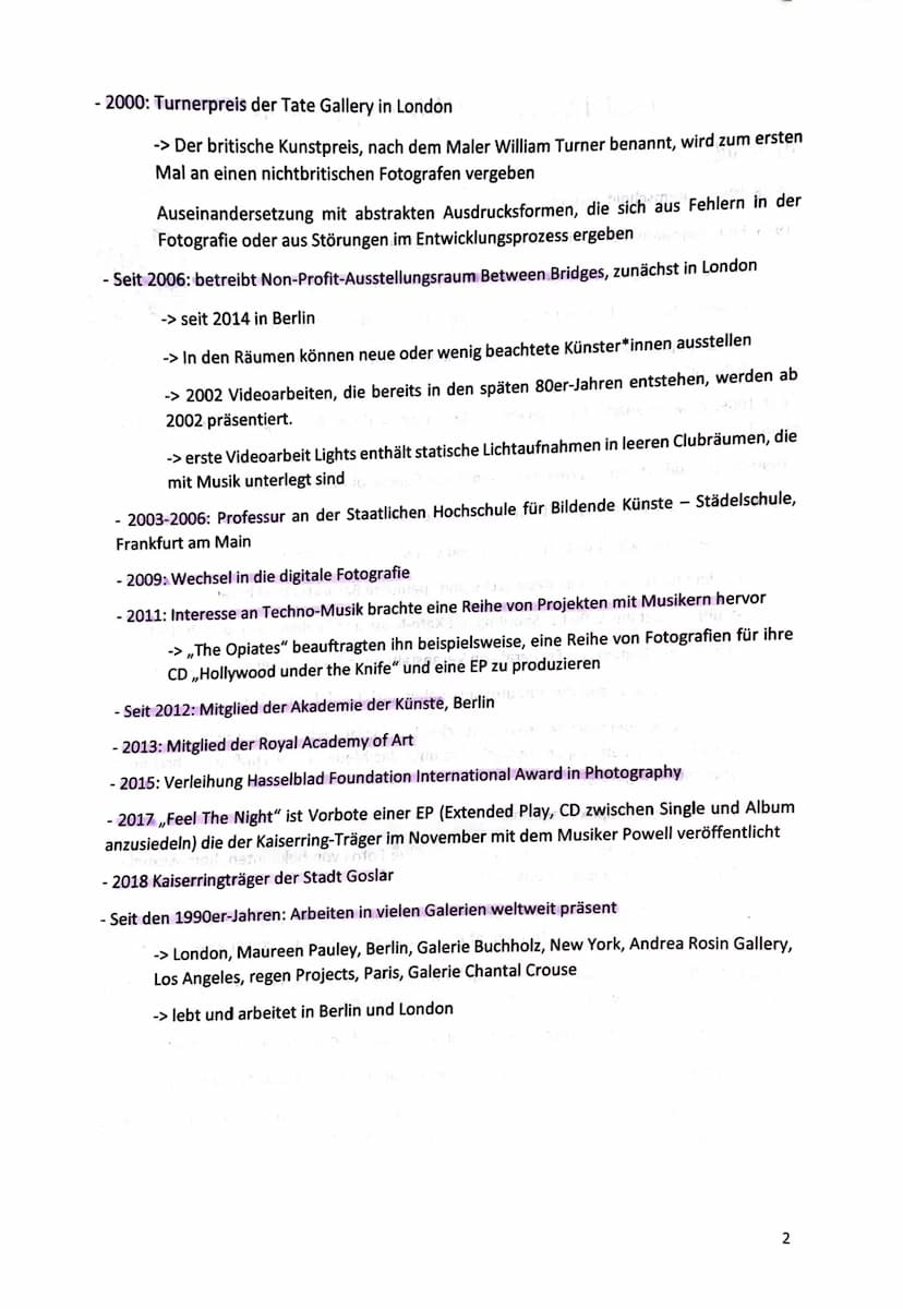 Kunst Klausur 4 - Wolfgang Tillmans
Lebenslauf
- 16.08.1968 in Remscheid geboren
- 1988: Erste Einzelausstellung im Cafe Gnosa, Hamburg: „Ap
