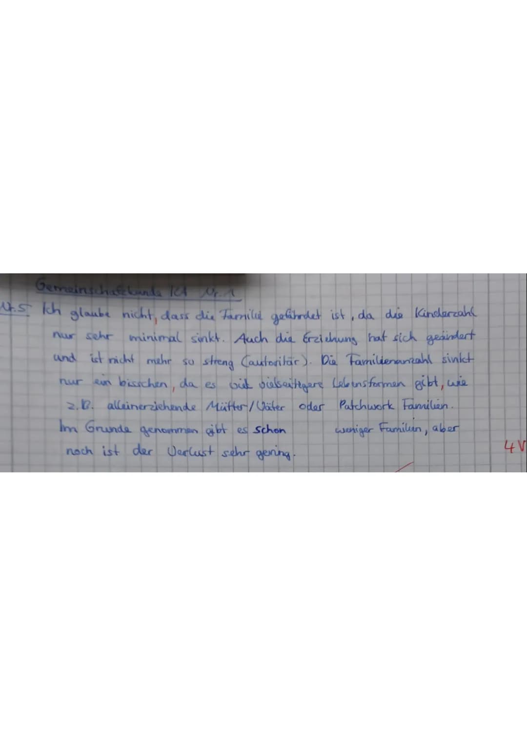VP:
Klassenarbeit Nr. 1
25
Material 1: Tagesablauf von Katja
1. a) Liste auf, welchen Gruppen Katja angehört. (1,5 VP)
b) Definiere die Grup