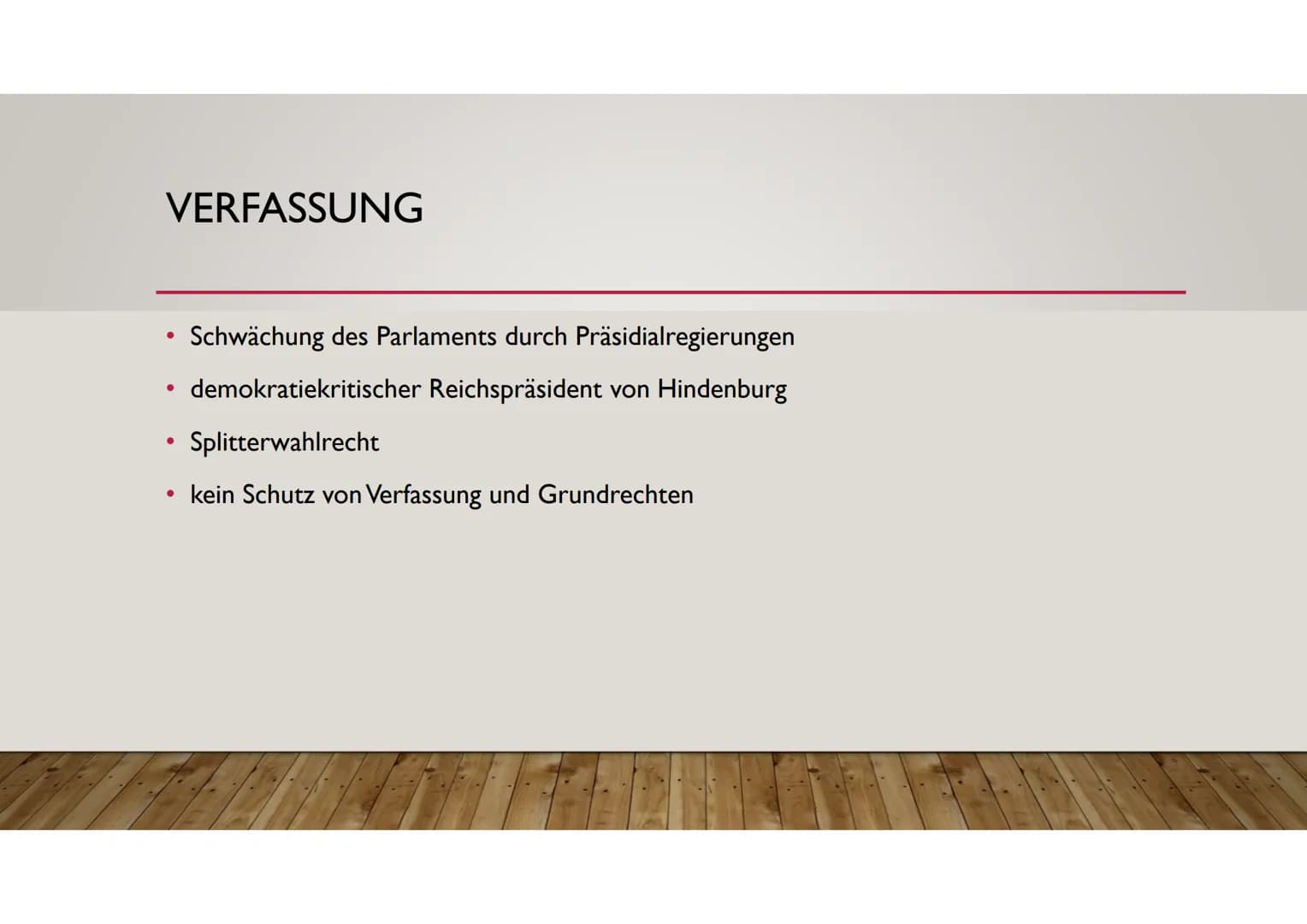 
<h2 id="versaillervertrag">Versailler Vertrag</h2>
<p>Der Versailler Vertrag verletzte das Nationalgefühl der Deutschen, diente als Kampfin