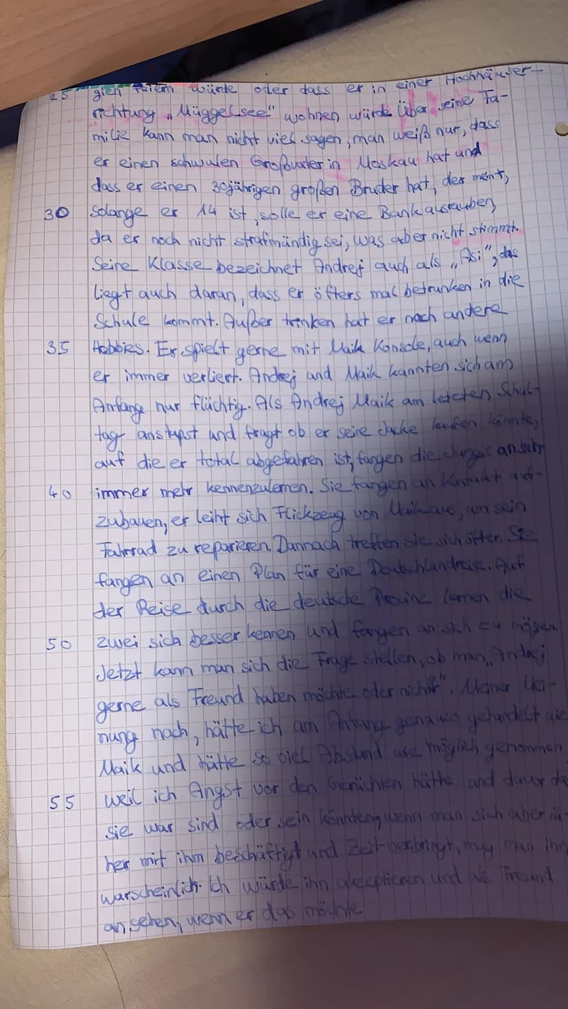ber
tore
tatjar
Beschrei
مهد اسم
TSCHICK: Andrej ist ein 14jähriger Junge. Er kommt
aus Rostow in Russland. Seine Familie
10
kommt von übera