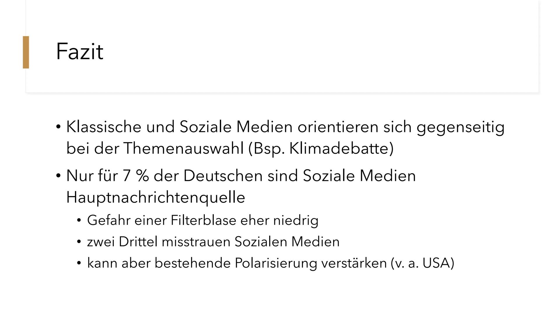 Soziale
Medien
Gefahr oder Chance für die
Demokratie? 1. Neuerungen
●
●
●
●
●
●
2. Chancen
●
Algorithmen ermöglichen zielgerichtetes Anzeige