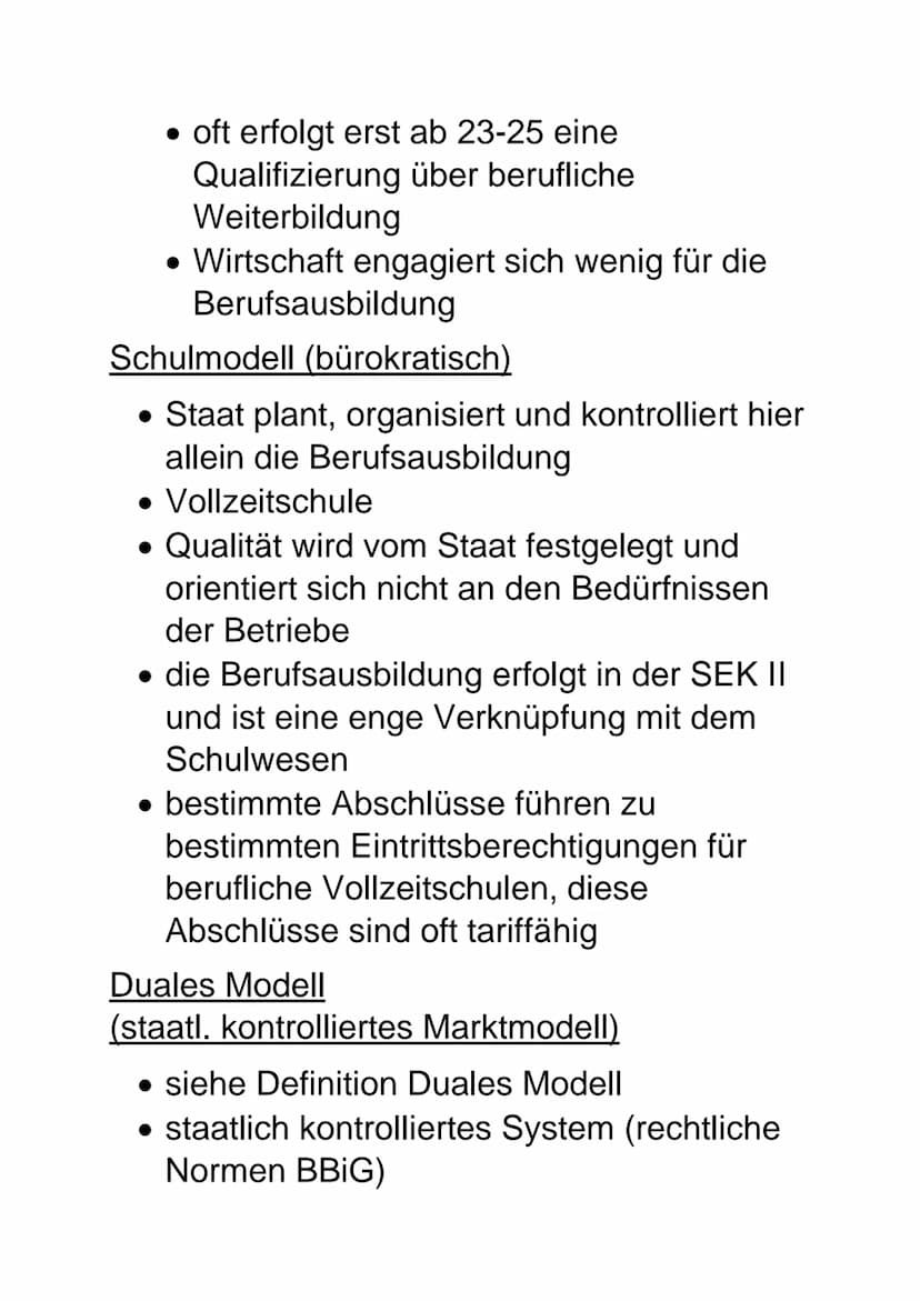 Orientierung in Ausbildung und Beruf
1 Ausbildung nach Vertrag
Gesetzlich geregelter Anspruch auf einen
schriftlichen Ausbildungsvertrag, de