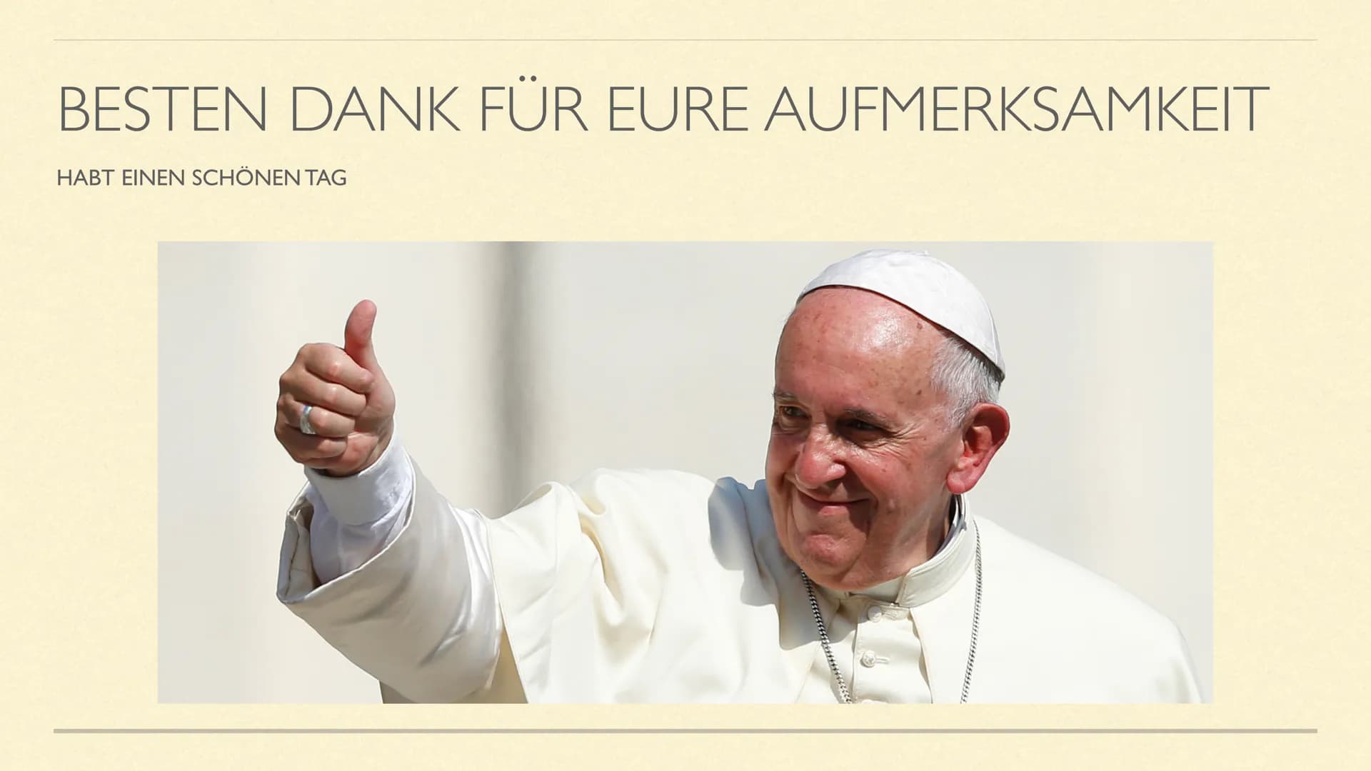 NII!!!
PEA
DER PAPST&DAS PAPSTTUM
Von Julian und Ole STECKBRIEF PAPST FRANZISKUS
■ Name: Jorge Mario Bergoglio
■ Alter: 84 am 17. Dezember 1