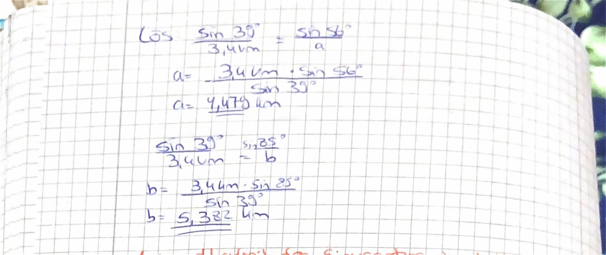 Askmenn
561
-> kein rechtwinkliges Dreieck
sin cos tan nicht möglich
-Swir brauchen was neues
A
3
I sin x =
he
I Sin B = a
=>I-T
16
hc
Sinus