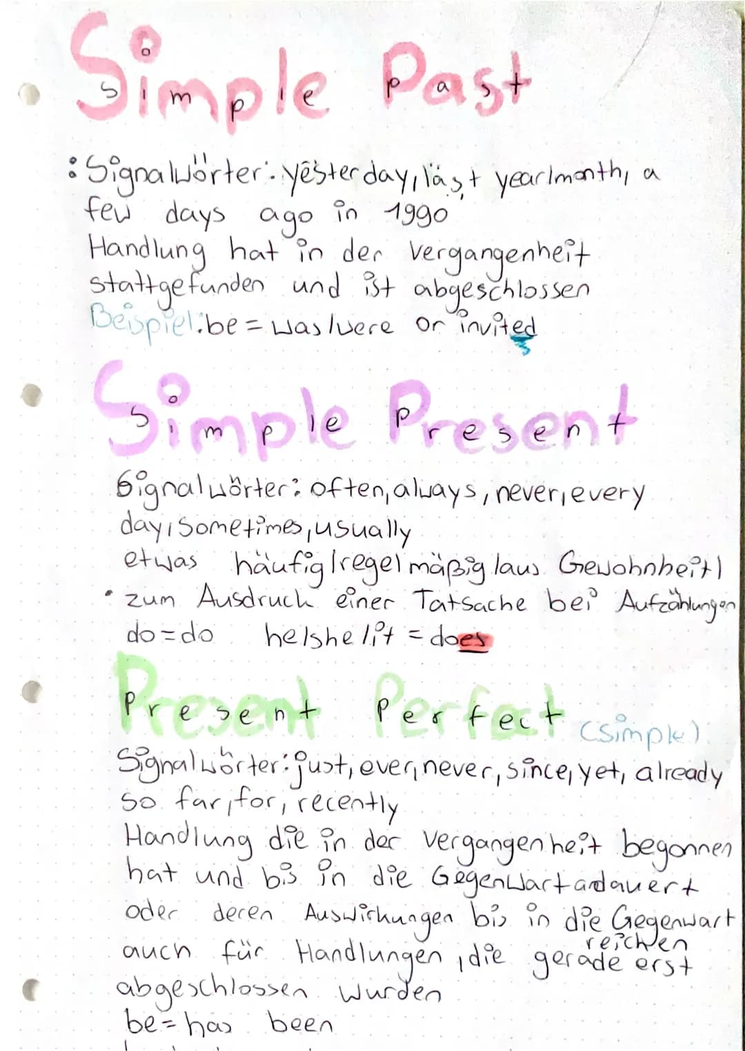 Simple Past
• Signalwörter: yesterday, last year month,
few days ago in 1990
Handlung hat in der Vergangenheit
stattgefunden und ist abgesch