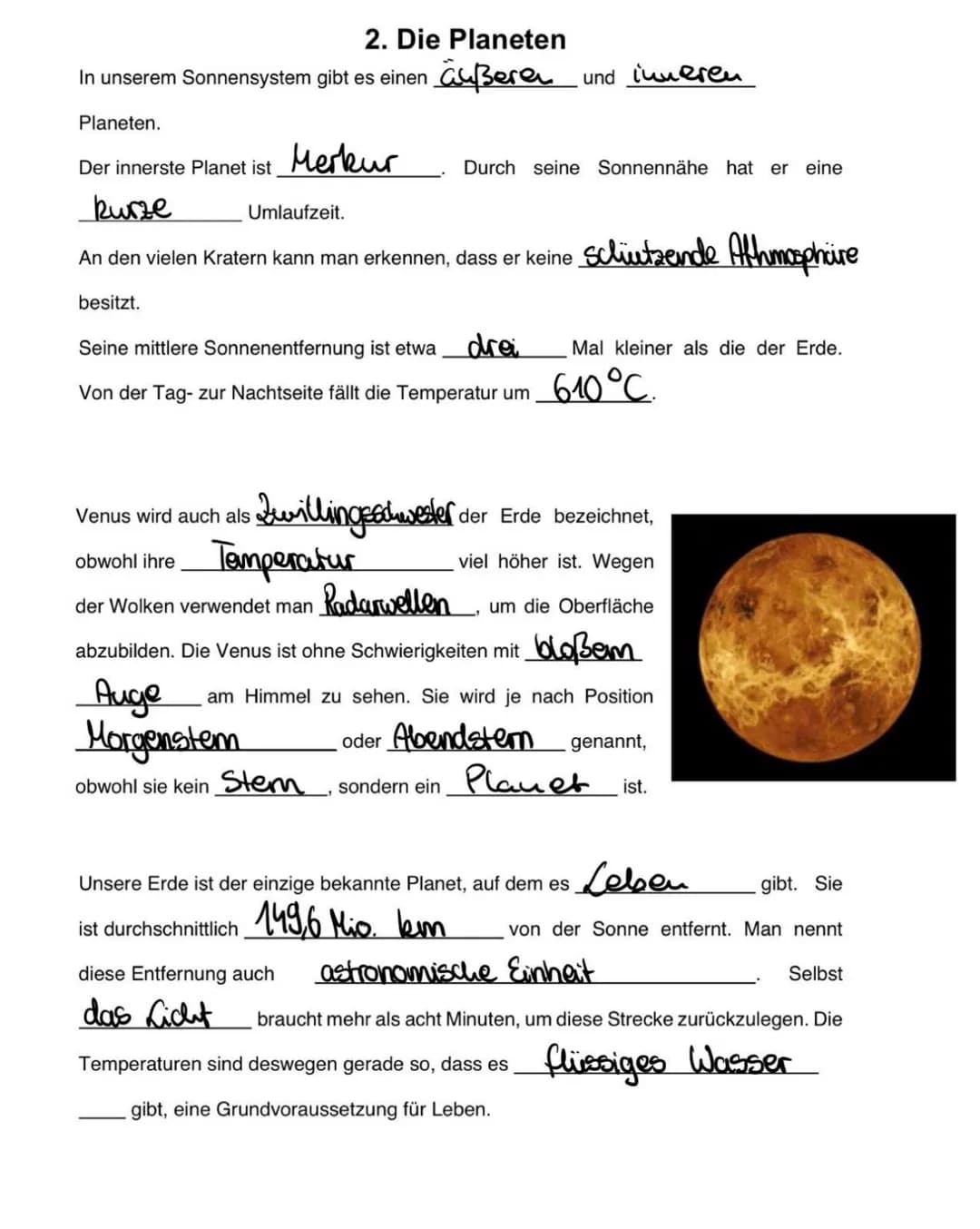 1. Das Planetensystem
асей
In unserem Sonnensystem gibt es
davon. Sie alle kreisen um
Sonnensystem sind vor etwa
gemeinsam entstanden.
die S