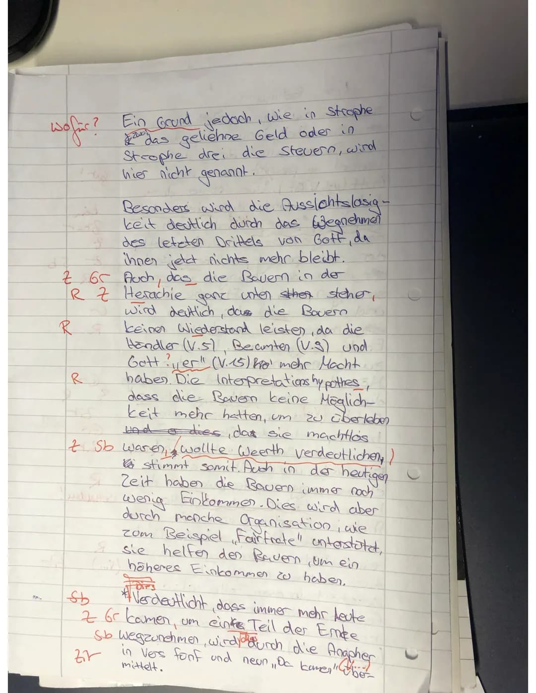 hat einen dreihebigen Jambus mit
4 weiblichen Kadenzen, jedoch
hat immer
der jeweilige zweite Vers eine
R Mannliche Kaderz. +4. Ves
Die erst