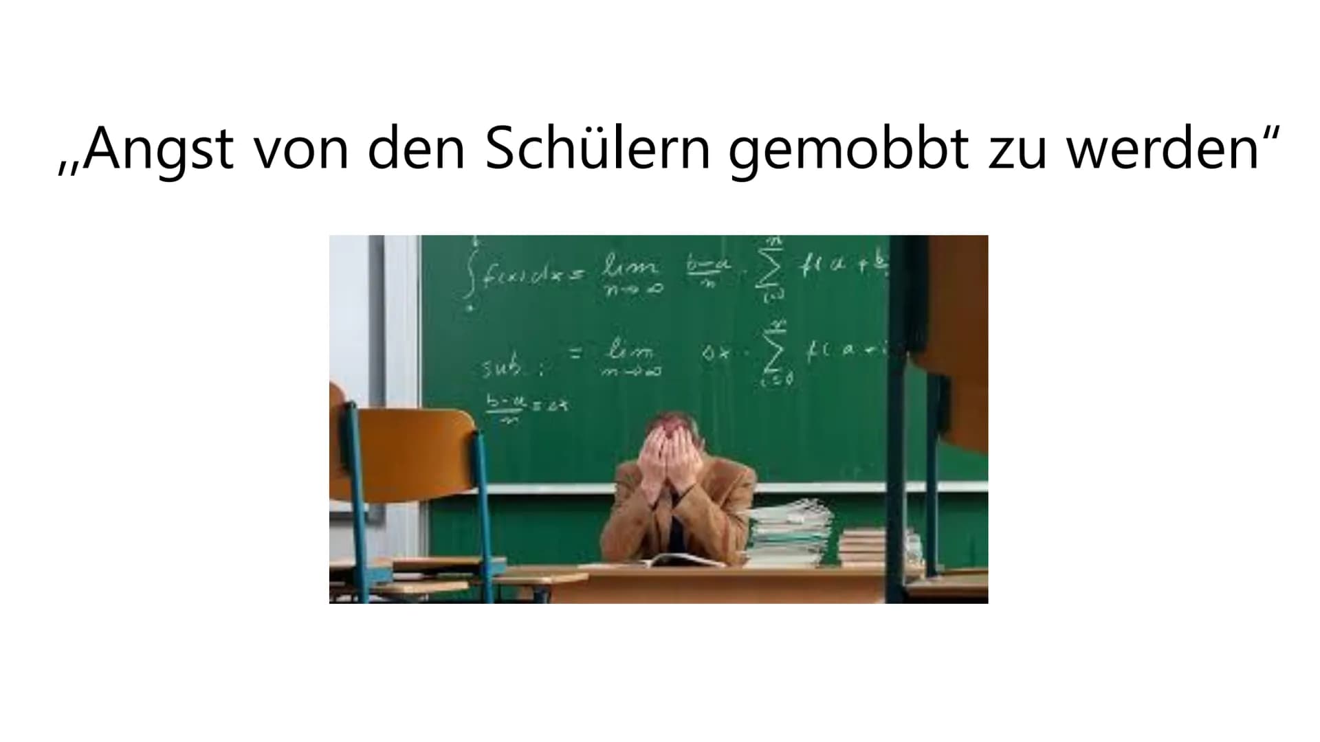 Texte Politik Referat ,,Das deutsche Schulsystem - Lehrer müssen mehr gefördert und
weitergebildet werden.
1.Folie:
Wir stellen euch heute u