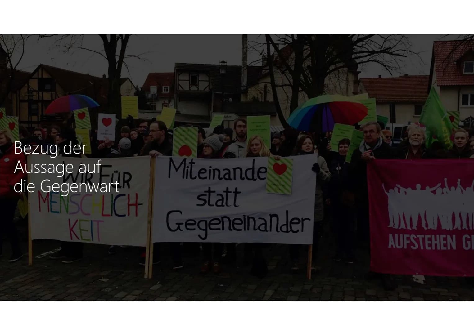 Buchvorstellung
The Hate U Give"
Alina Totzke & Luise Hamsch, 9c Gliederung
• Inhaltsangabe (mit
Personenplan)
• Präsentation einer Textstel