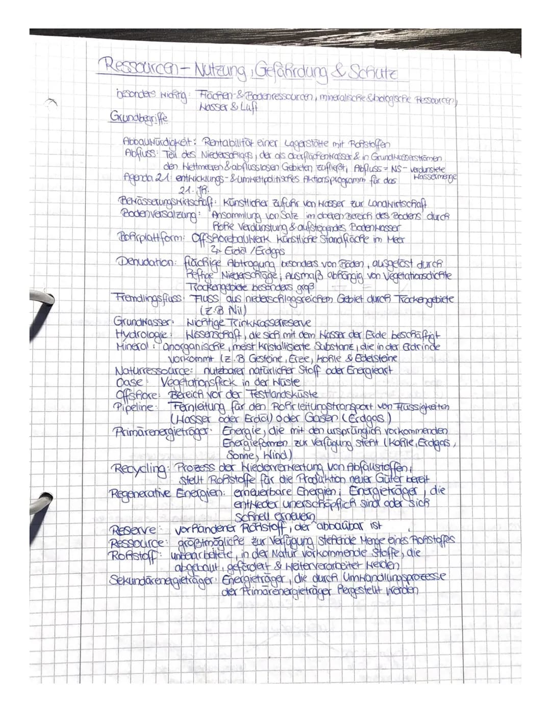 7
7
Geographie
Ökosysteme & anthropogene Eingriffe
Bestimmung der Struktur von Naturlandschaften durch die
Landschaftskomponenten Klima, geo