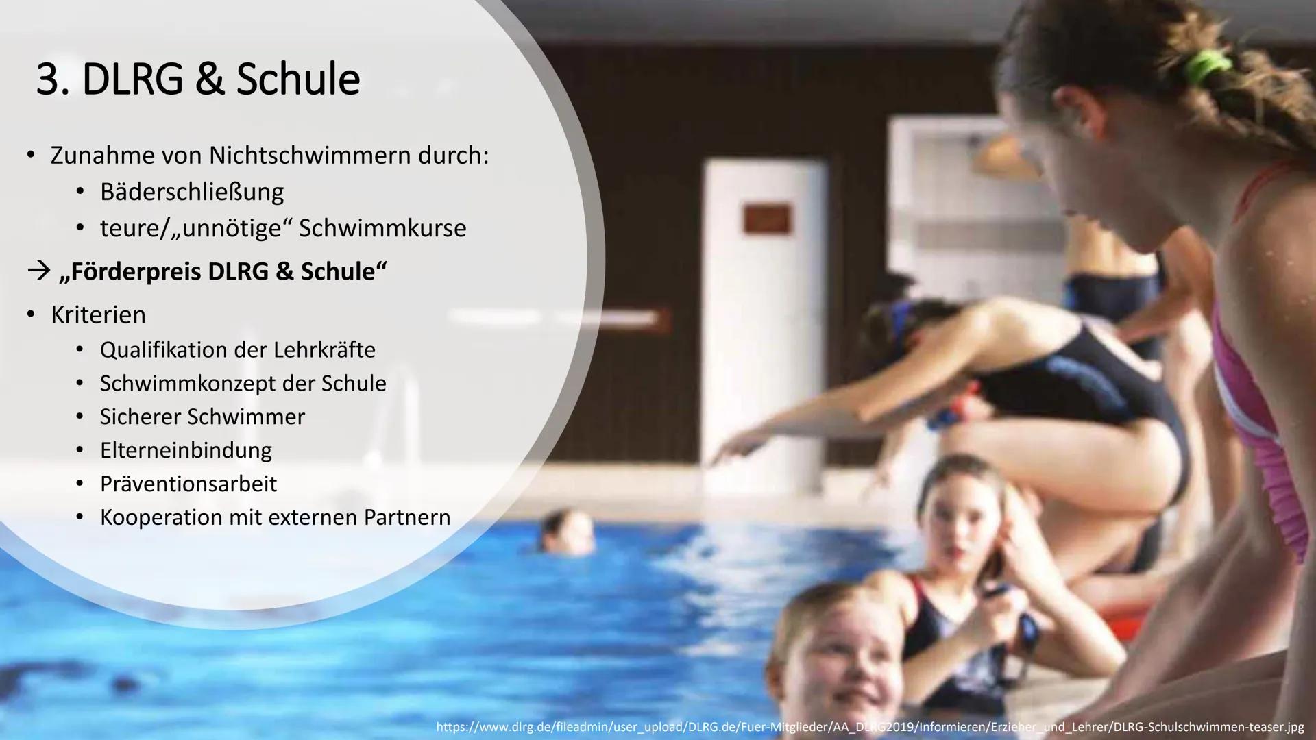 -Gymnasium
Leistungskurs Sport
Fachlehrer: Herr
Handout GFS: Rettungsschwimmen
1. Leitfrage: Sollte Rettungsschwimmen im
Schwimmunterricht g