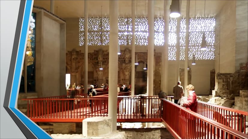 Peter Zumthor
Kolumba
Das Kunstmuseum des Erzbistums Köln Historischer Hintergrund
Kirche St. Kolumba erstmals im Jahr 980 erwähnt
• Eine de