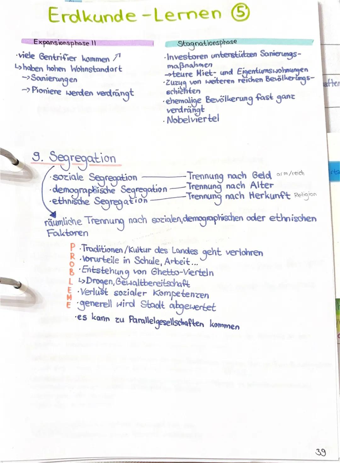 Erdkunde-Lernen ④
für 16.09.2021
2021
Thema: Stodtentwicklung
1. Grundstruktur einer Stadt
hohe Bebauungsdichte
viele Hochhäuser
00000
00000