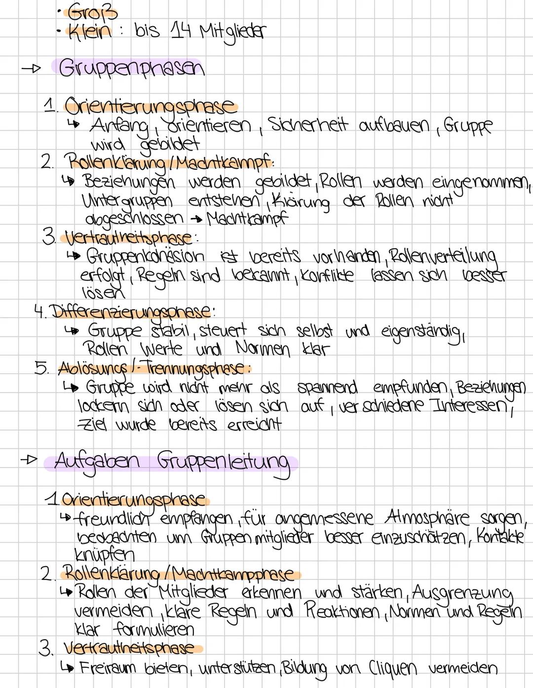 Gruppe
→Definition und Merkmale / Kennzeichen
• Eine Gruppe besteht aus mehreren Menschen,
die über einen längeren Zeitraum in Kontakt
Steh