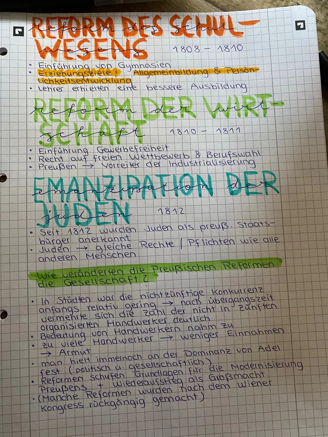 ## REFORM DES SCHUL-WESENS 1808-1810
- Einführung von Gymnasien
- Erziehungsziele = Allgemeinbildung & Persönlichkeitsentwicklung
- Lehrer e