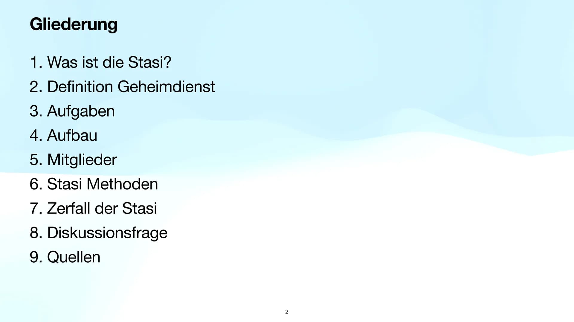 Die Stasi
WIE WEIT DARF EIN GEHEIMDIENST GEHEN?
Leni Wagner, 29.11.2022 # Gliederung
1. Was ist die Stasi?
2. Definition Geheimdienst
3. Auf
