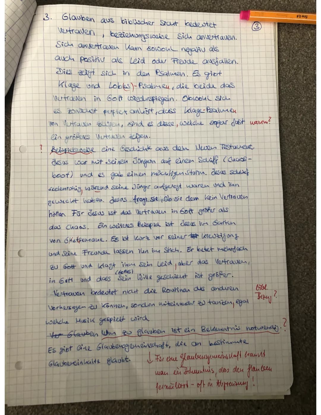 A)
1. Abschnitt 1: Gott ist auch für die Glaubenden
nicht eindeutig zu fassen.
Abschnitt 2: Die Gotteserkenntnis fällt dem Menschen zu,
er k