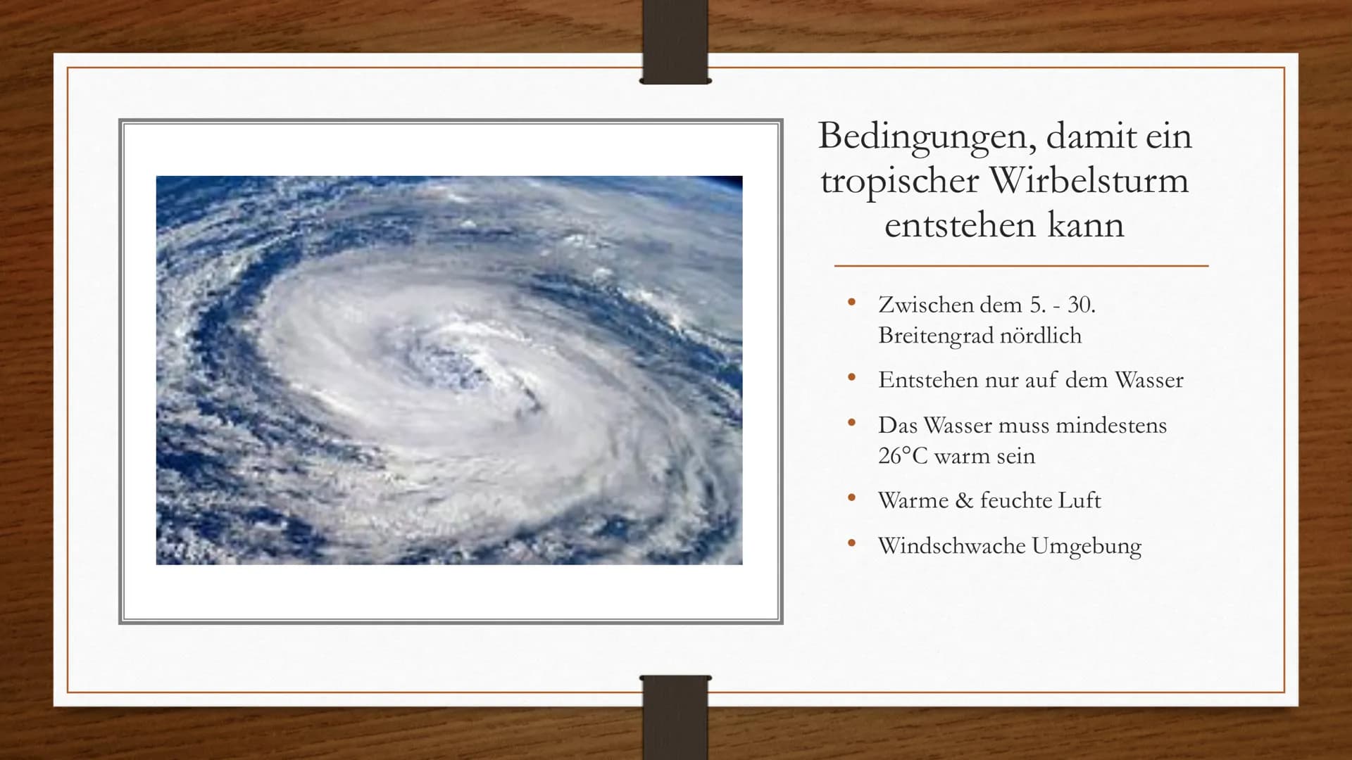 <h2>Windentstehung</h2>
<p>Wind entsteht, wenn ein Hochdruckgebiet auf ein Tiefdruckgebiet trifft. Diese entstehen durch die Sonnenstrahlen