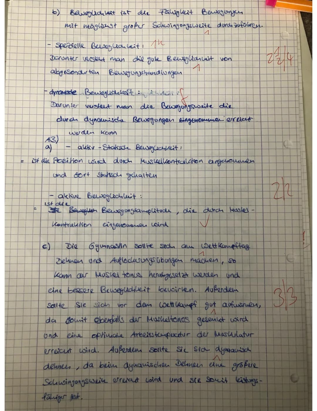 b) Die Reaktionsgeschwindigkeit, also die Geschwindiglait
vom Auftreten eines Signals bis zur ersten
Muskel Kontraletion. Dies ist Abhängig