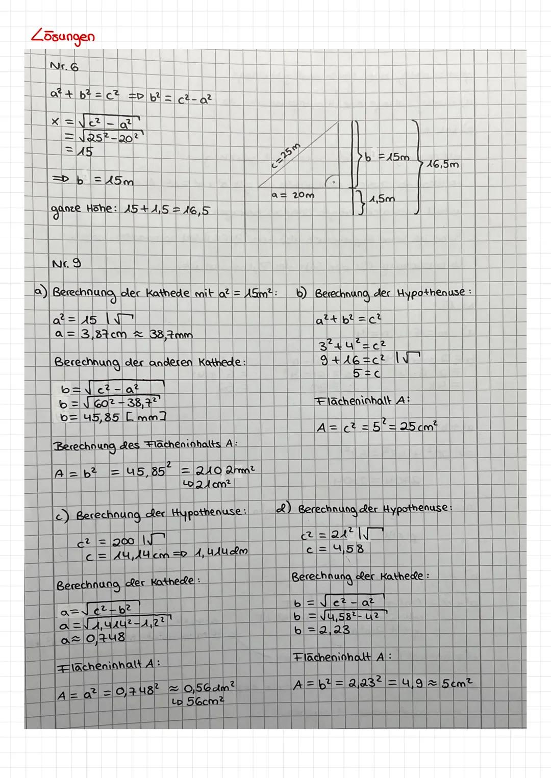 Satz des Pythagoras
In einem rechtwinkligen Dreieck gibt. es immer eine Hypotenuse c und zwei Katheden (a und b)
Die Hypotenuse ist die lang