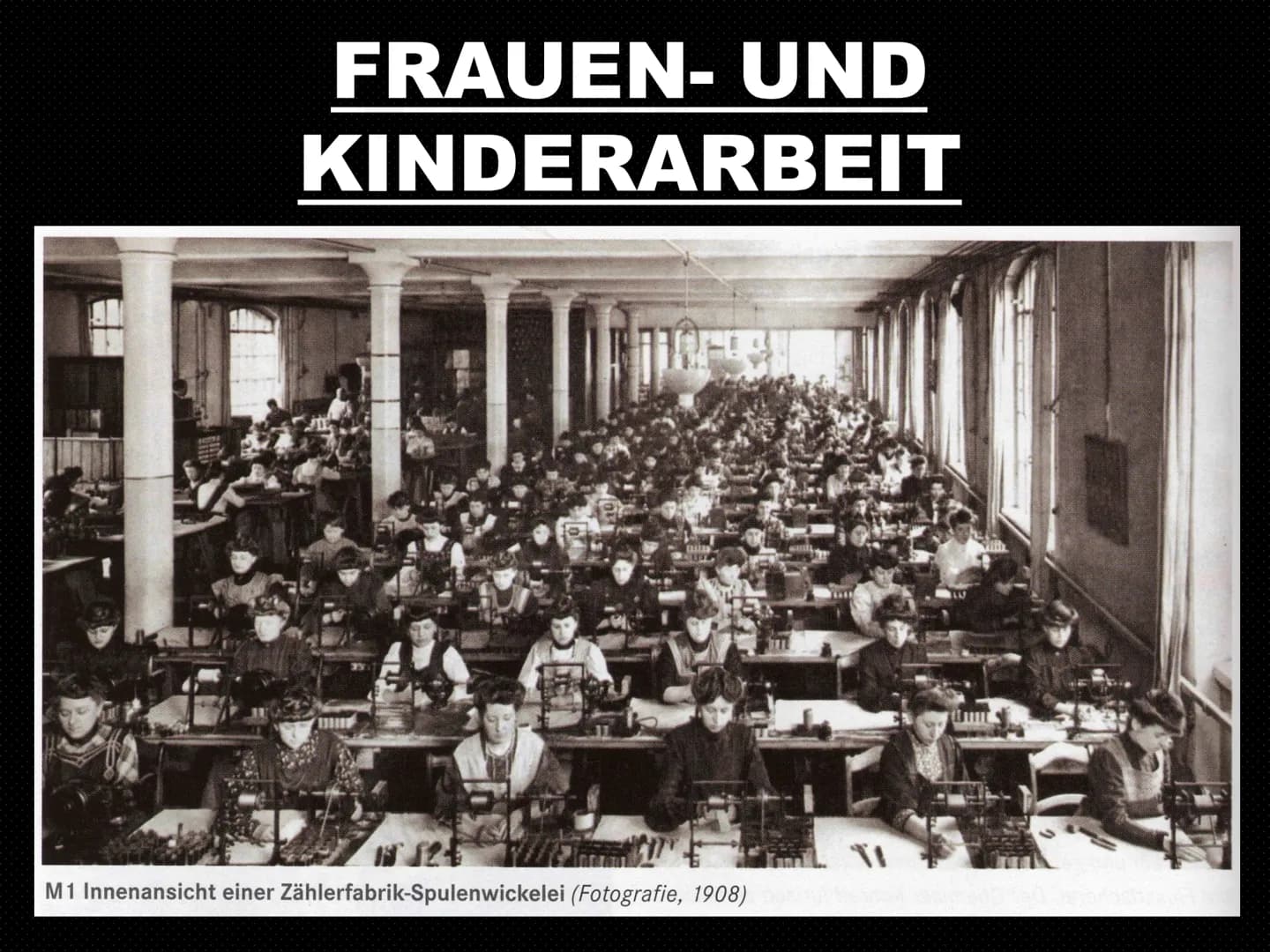 Da durch die Landwirtschaft viele Familien sich nicht ernähren könnten, gingen viele Frauen im 18. Jahrhundert in den Fabriken arbeiten, um