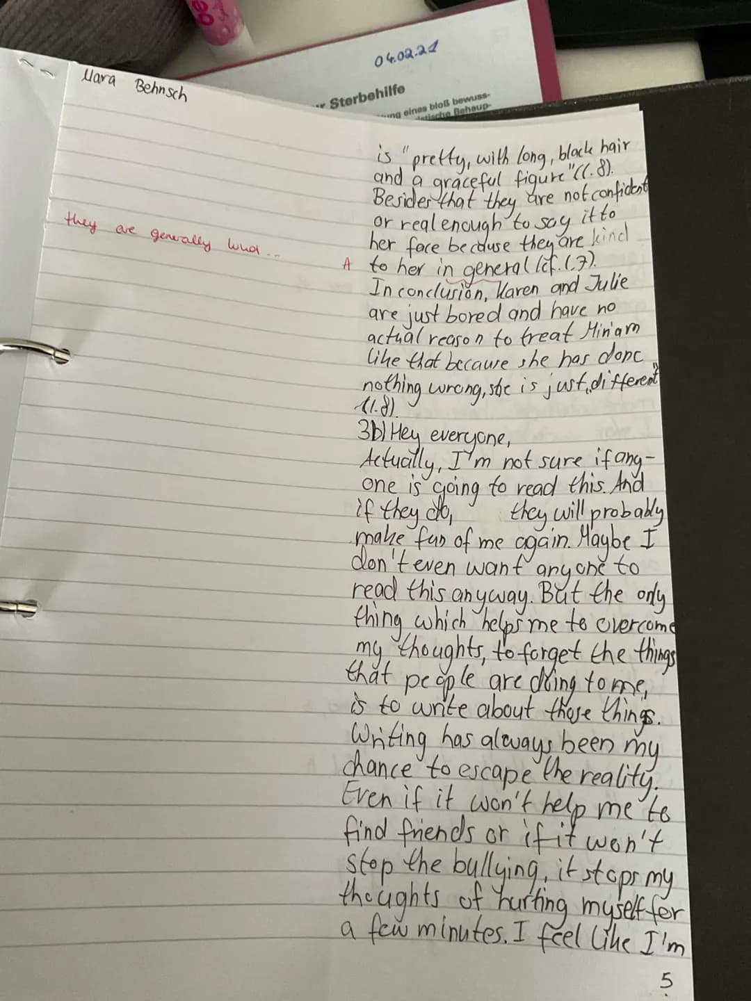 caught in a nightmare. One day, 2
everything was fine, the next
day I found the note in my
locker and suddenly everything 2
changed. Everyon