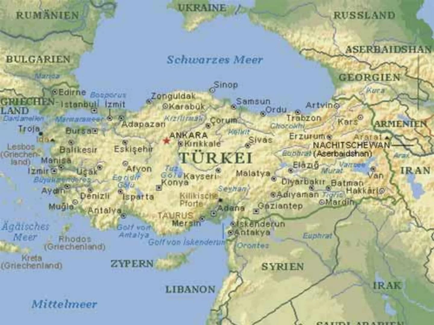 # Türkei
Von Nico
## Allgemein
* Hauptstadt: Ankara
* Fläche: $779.452 \text{ km}^2$
* Einwohner: $75.863.600$
* Währung: Neue Tü