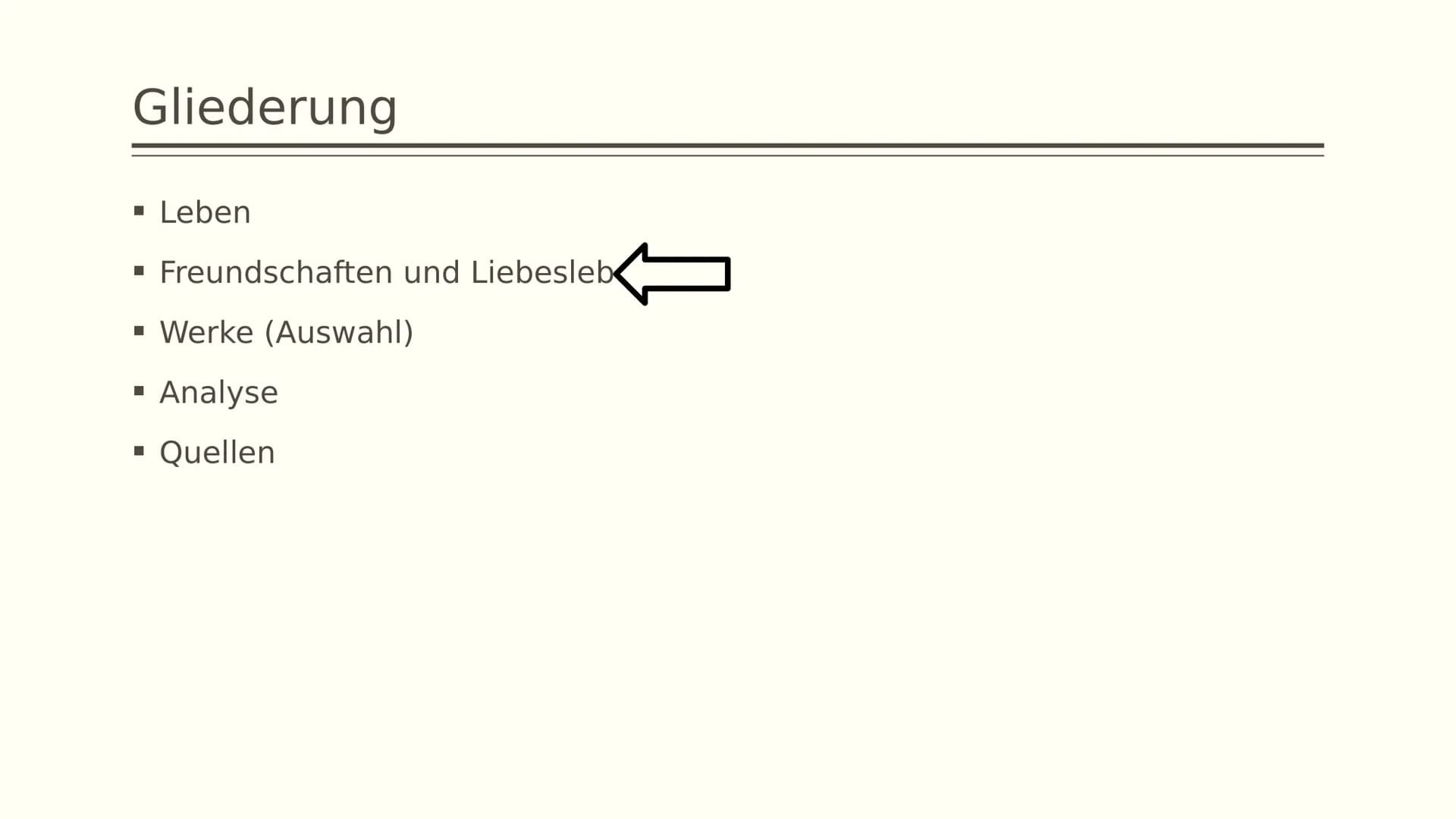 # Franz Kafka
## Leben
- *3. Juli 1883 in Prag, Österreich-Ungarn
- Eltern: Hermann und Julie Kafka
- Jüdische Kaufmannsfamilie