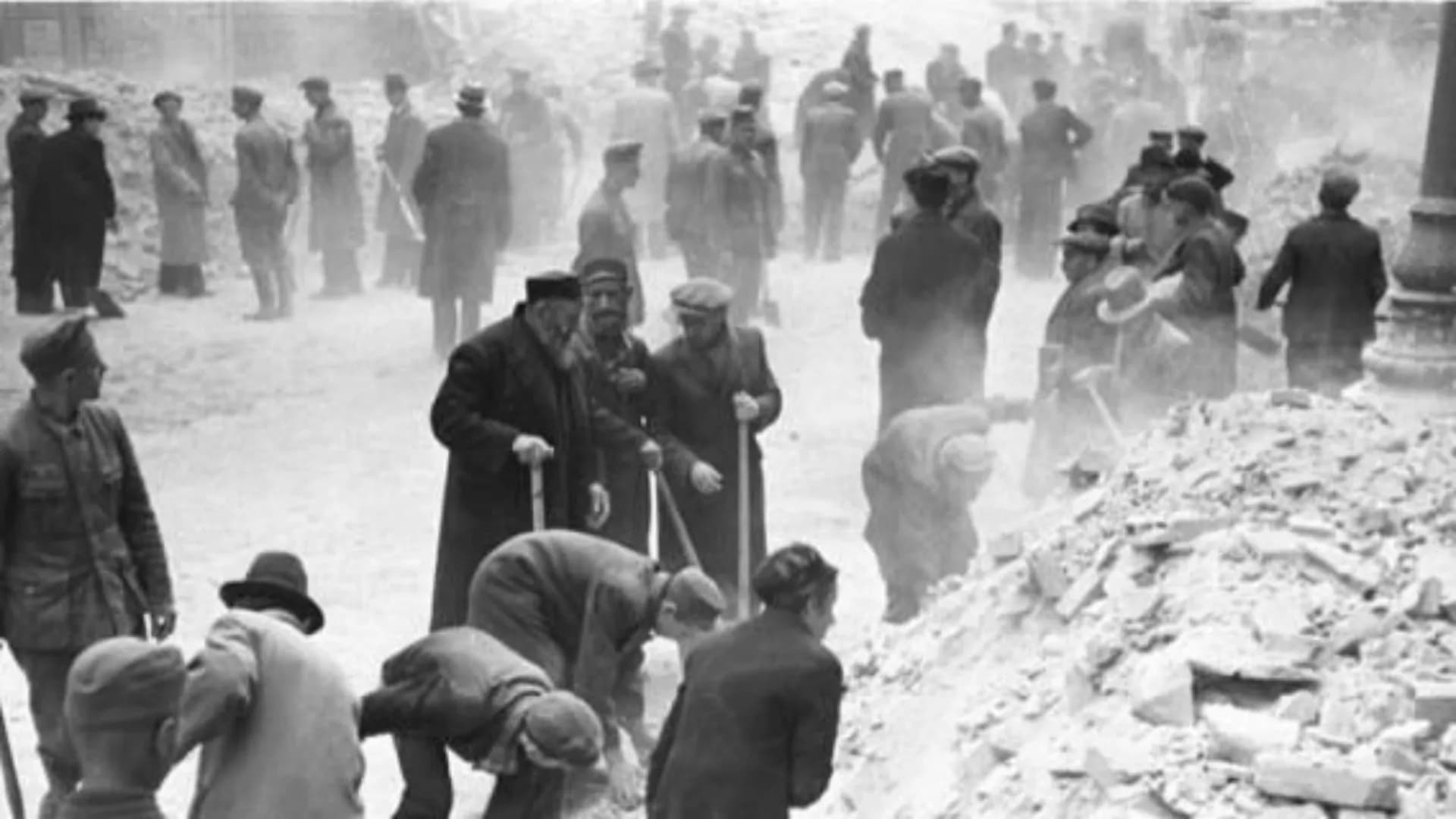 # Der zweite Weltkrieg
## 1939
- 03.09. Kriegserklärung Großbritanniens und Frankreichs an Deutschland
- Oktober/November: Verträge Deutsch