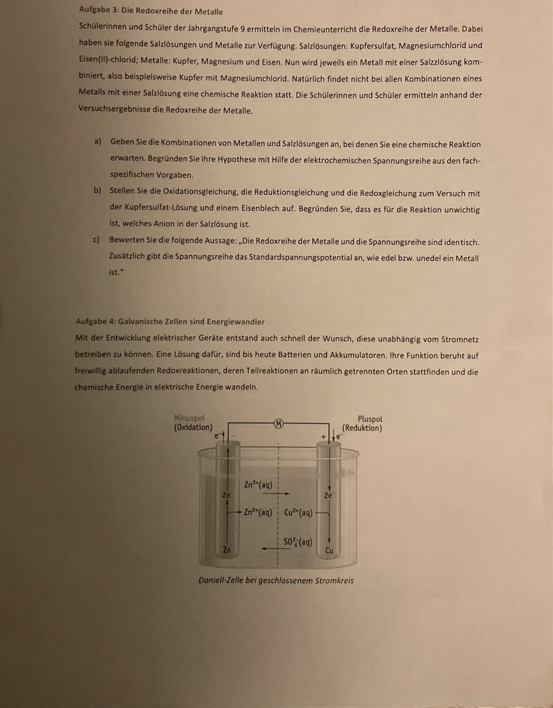 # Chemie klausur
110.21
## Aufgabe 18
a)
### Redoxpotentiale:
$Fe^{3+}_{(aq)} + e^{-} \rightarrow Fe^{2+}_{(aq)}$ ✓ $U^0_H (V) = +0,77 V$ ✓