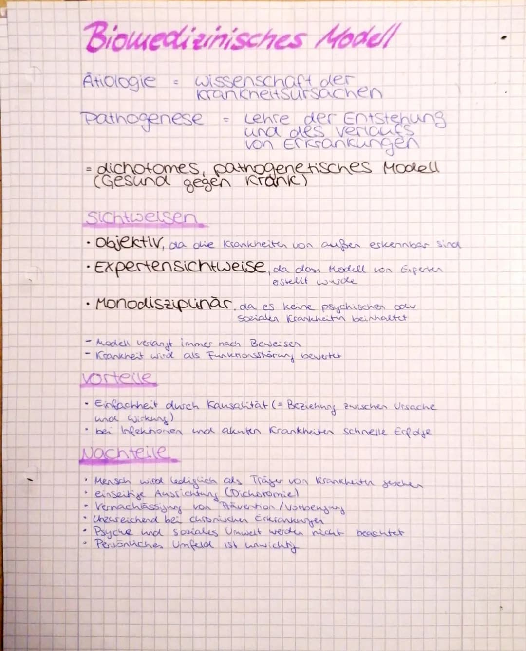 # Biomedizinisches Modell
Atiologie = Wissenschaft der Krankheitsursachen
Pathogenese = Lehre der Entstehung und des Verlaufs von Erkrankung